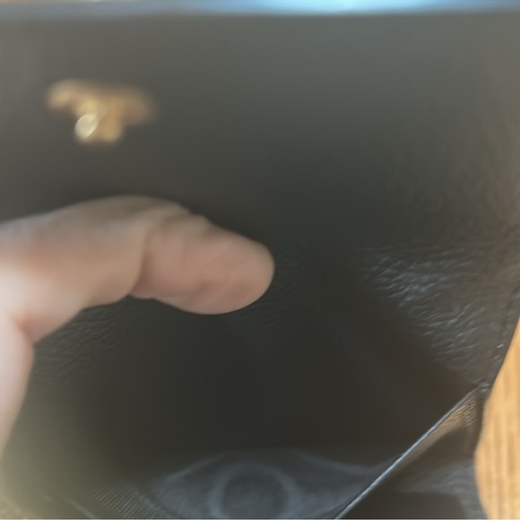 YSL Authentic Yves Saint Laurent Black Leather Key Holder with Gold Hardware - Picture 12 of 12